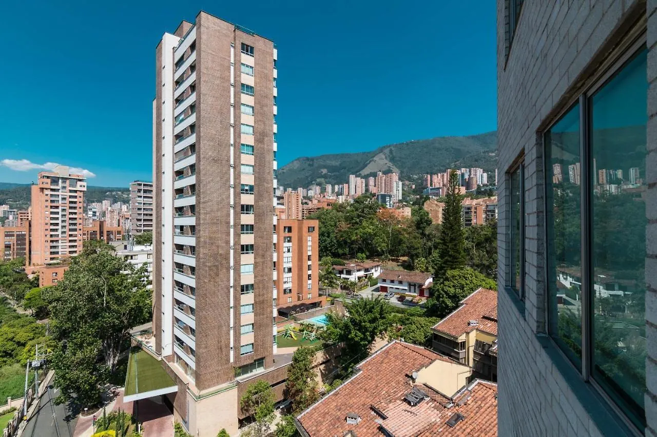 Apartamentos Poblado Alejandria By Housy Host Medellin 4*,