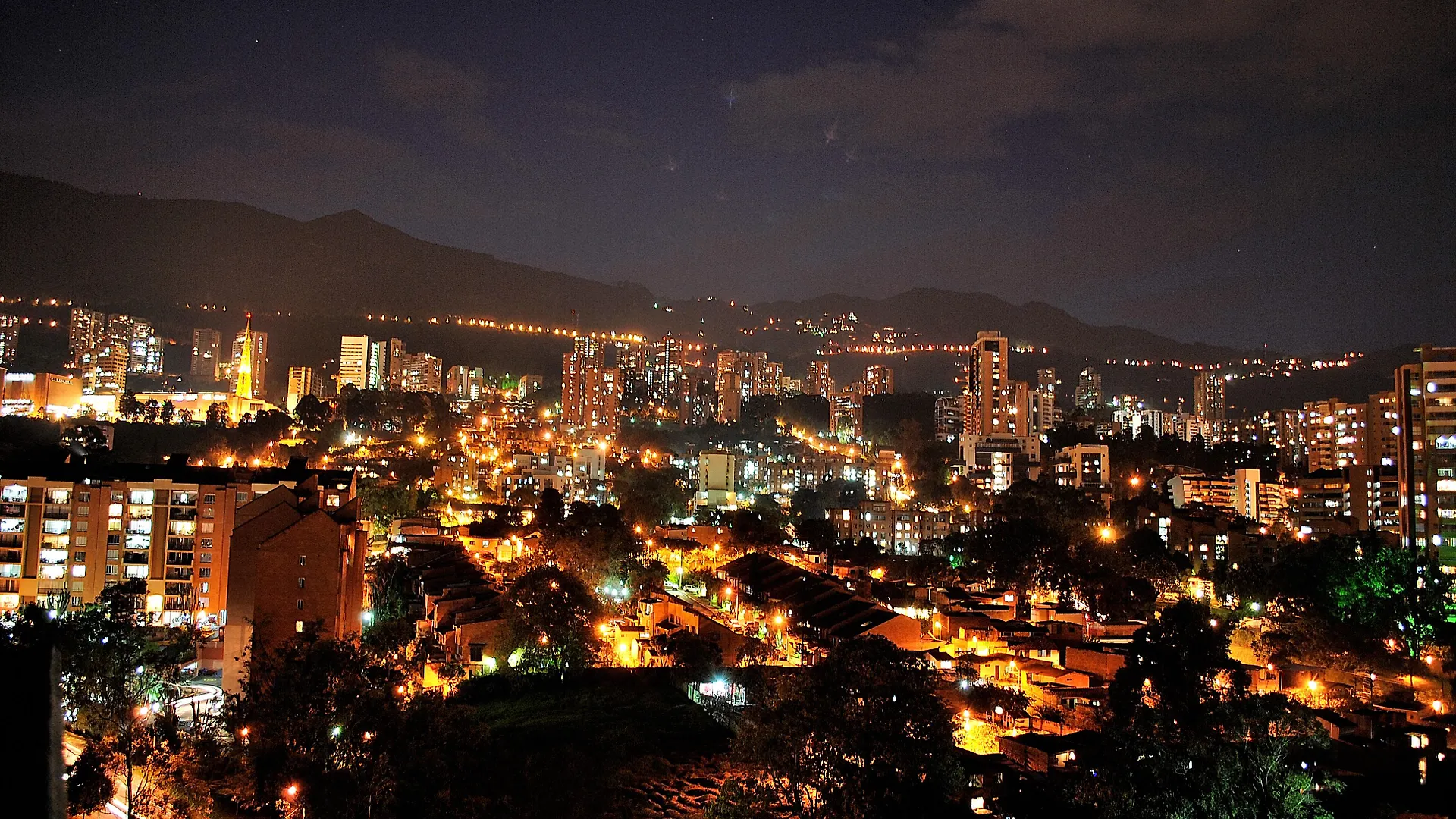 Apartamentos Poblado Alejandria By Housy Host Medellin