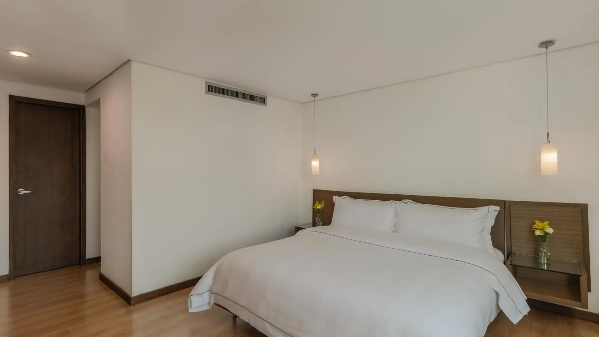 Apartamentos Poblado Alejandria By Housy Host Medellin 4*,